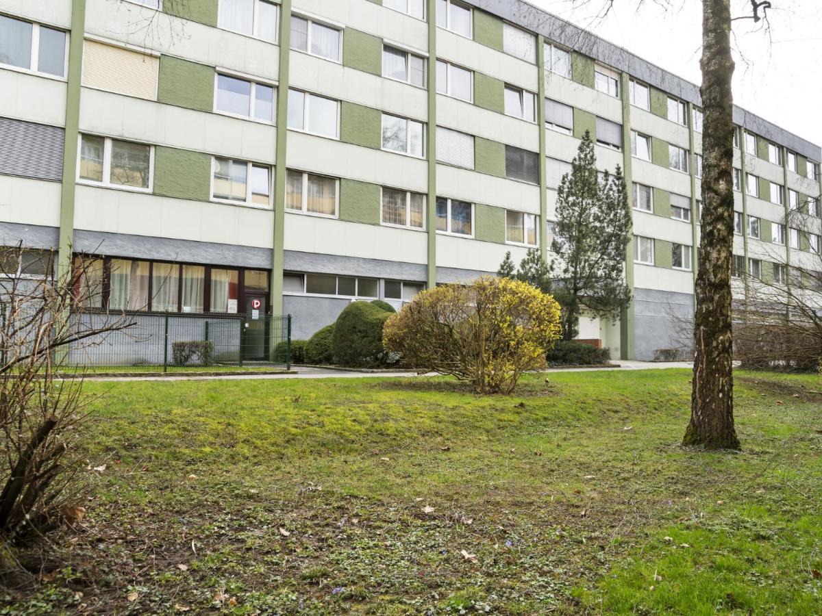 Simplistic Apartment in Salzburg near Mirabell Palace Exterior foto